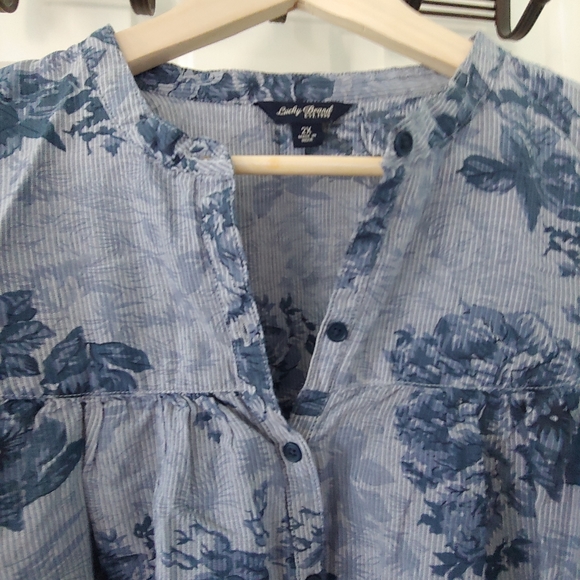 EUC Plus Size Lucky Brand Floral Blue Pinstripe Floral Top - Size 2X - Picture 8 of 10